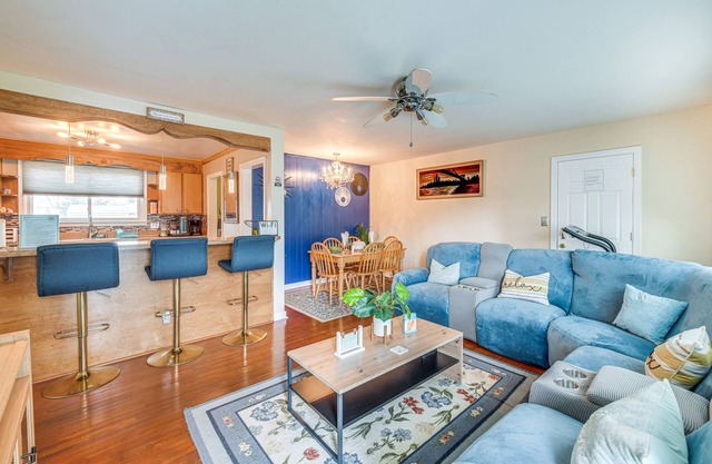 Colonial Heights Home w/ Large Yard & BBQ Grill!