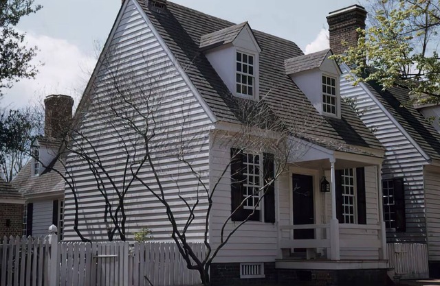 Colonial House in Williamsburg! Enjoy Historic Living | Two Pools