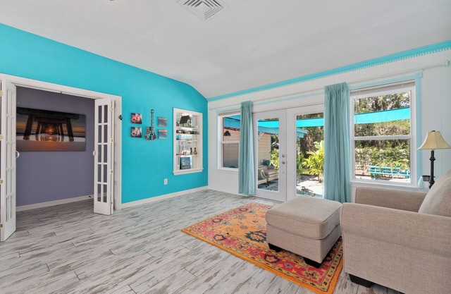 Colorful & Spacious Home: Near Downtown & Beaches