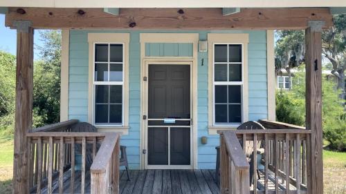 Colorful Waterfront Cabin Rentals on the Braden River near Sarasota, Florida