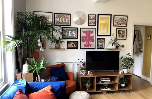 Colourful, arty flat in leafy Forest Hill