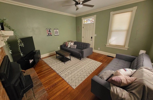 Columbia-Tusculum Gem 2BR Remodeled Historic Home