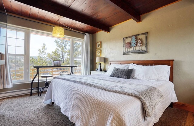 Columbine Cabin at Highland Meadows - Black Hills Retreat