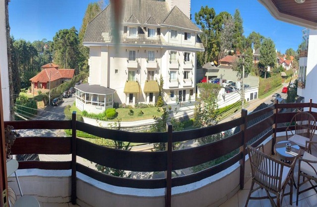 VENEZ RENCONTRER LES CHAMPS - À VOIR! APPARTEMENT INCROYABLE