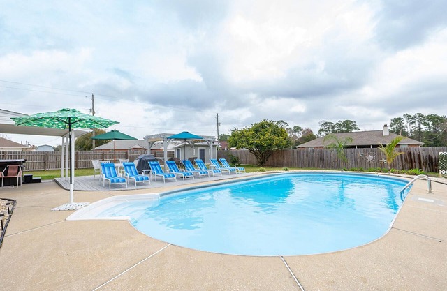 Spacious Home w/ Private Pool & Hot Tub Family/Pet Friendly Near Beaches