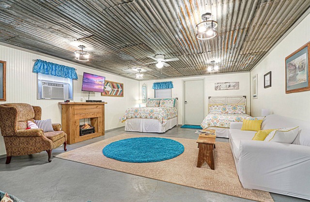 Come On Inn | Close to Downtown Wimberley!