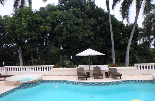 Come relax at one of the Caribbeans most lavish all inclusive resort!!!
