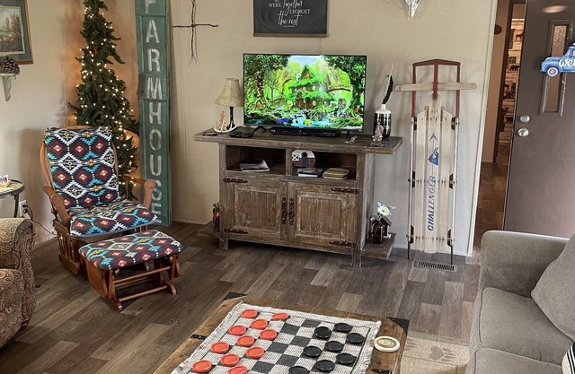 EXPLORE ! UNWIND ! COME SEE US AT THE FARM LOTS TO DO AT THE FARMHOUSE!