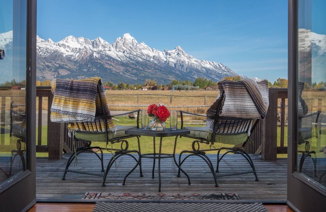 Venez rester sous les Tetons!