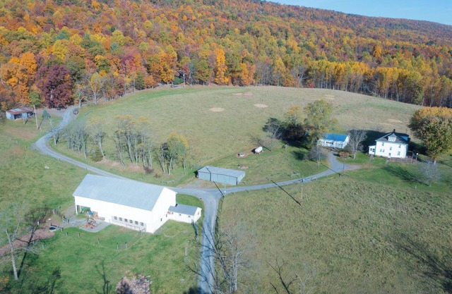 Come to my home Farmhouse. 4 bedrooms, WiFi, AC in McConnellsburg, Pa.