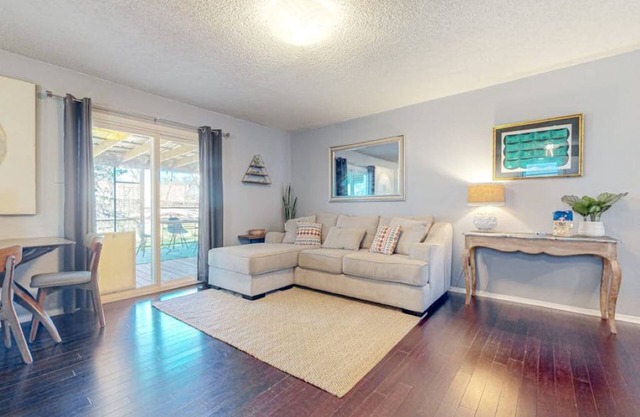 Comfort, convenience, and luxury appointments ☆☆☆SouthWest Austin Hideaway