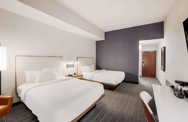 Comfort & Convenience! w/ Onsite Pool, 4 Homely Units Short Drive to Phoenix Zoo