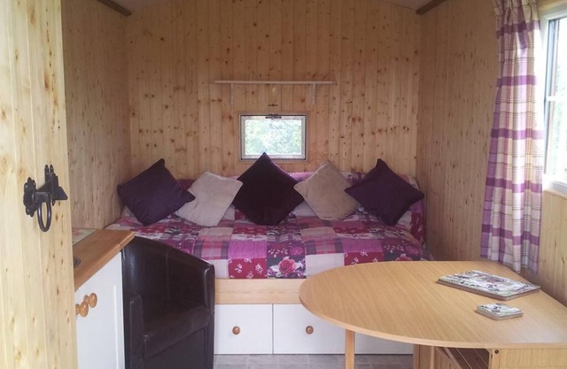 Double-Confort-Salle de bain partagée-Vue sur Parc-With Private WC
