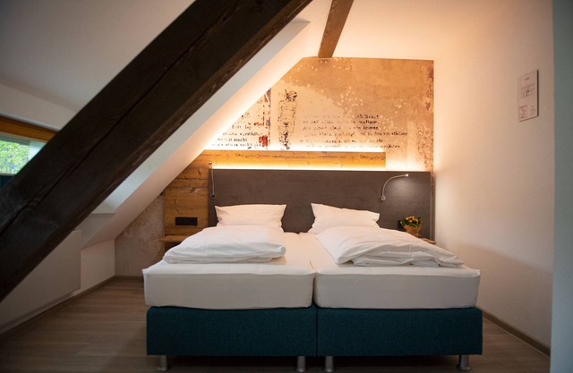 Comfort double room with balcony for 3 persons
