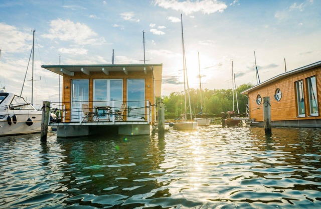 Comfort houseboat II, Germany