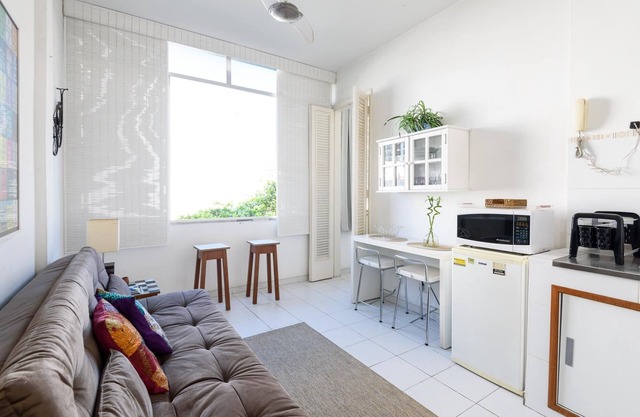 Comfort in Ipanema 2 Blocks From the Beach Vp604