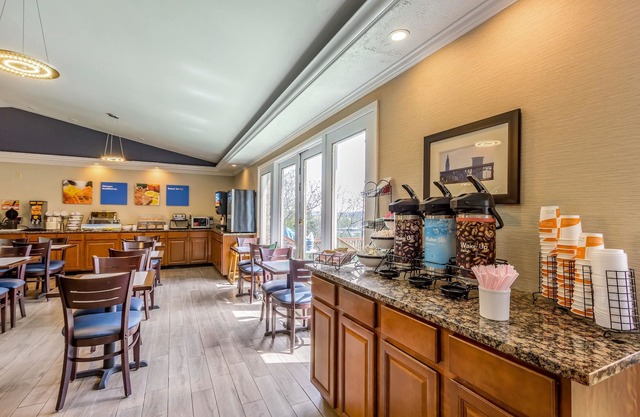 Comfort Inn - Independence