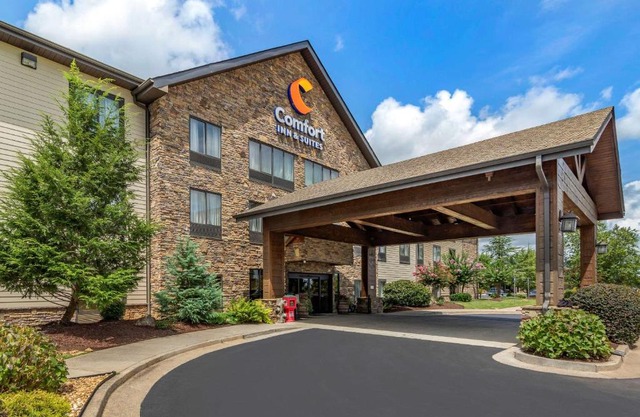 Comfort Inn & Suites Blue Ridge