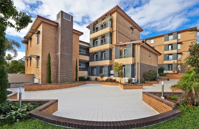 Comfort Inn & Suites Burwood