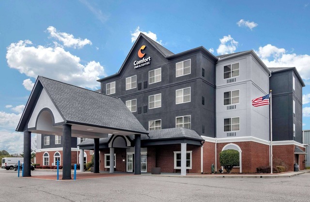 Comfort Inn & Suites Calhoun South