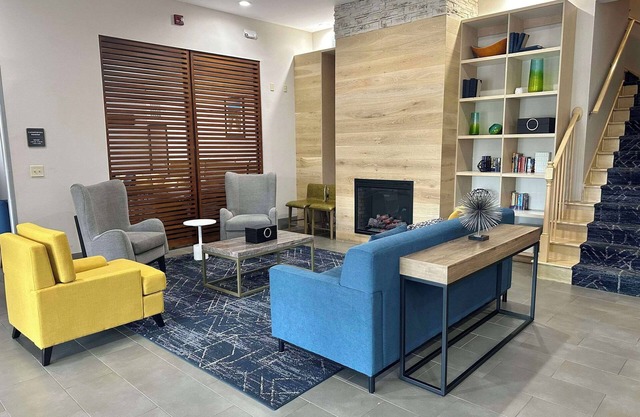 Comfort Inn & Suites Cartersville - Emerson Lake Point