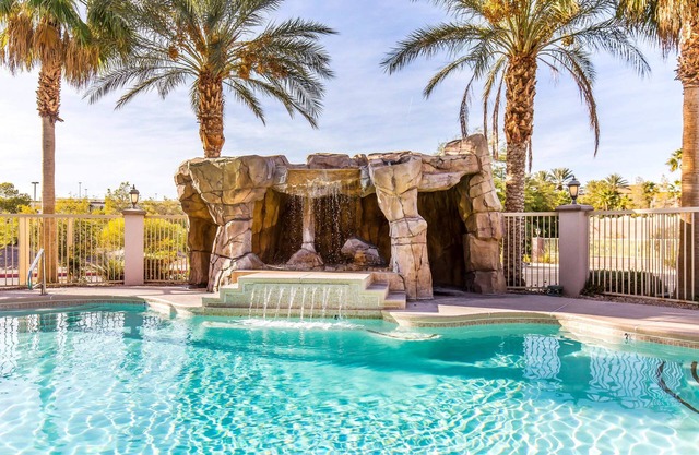 Comfort Inn & Suites Henderson - Las Vegas