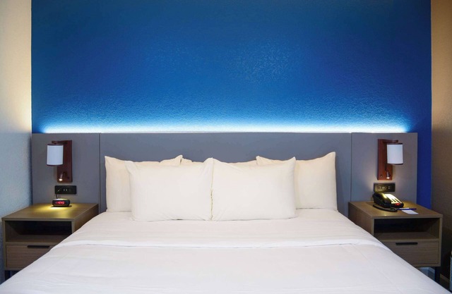 Comfort Inn & Suites Moreno Valley near March Air Reserve Base