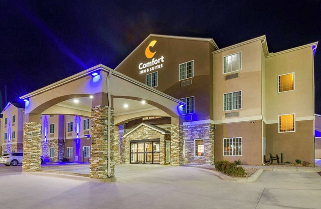 Comfort Inn & Suites near Bethel College