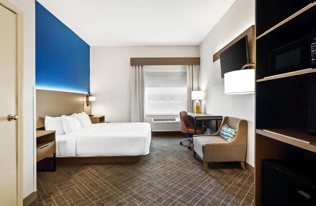 Regency Inn & Suites