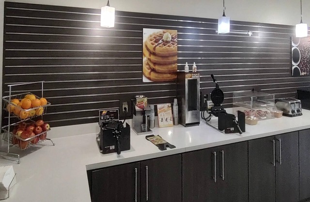 La Quinta Inn & Suites by Wyndham Claremore