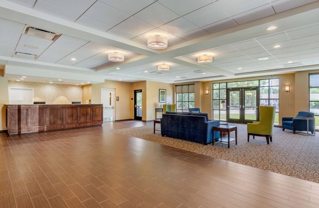 Comfort Inn & Suites