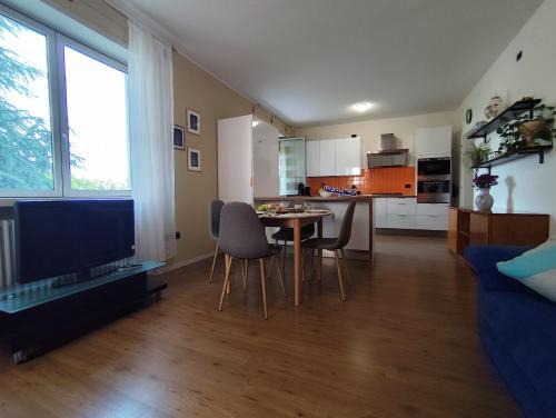 Comfort on the Mountain Side by Holiday World