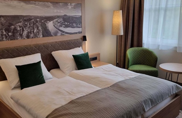 Chambre double classique, douche ou baignoire, WC - Parkhotel Neustadt