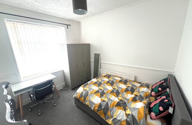 Comfort room near Salford Uni- Samson PLAB