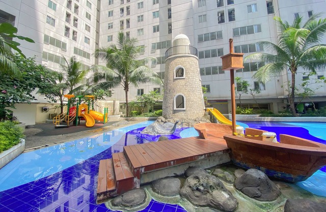 Comfort Stay 1Br With Extra Room At Bassura City Apartment