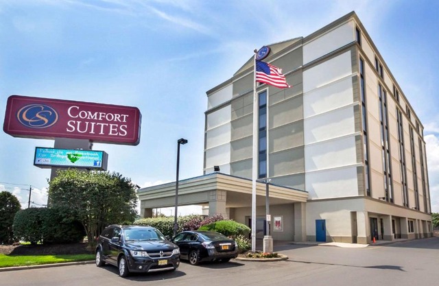 Comfort Suites at Woodbridge