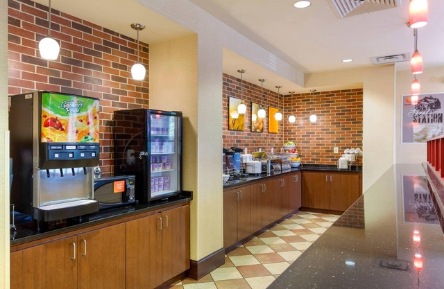 Comfort Suites Charleston West Ashley