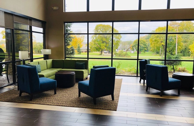Comfort Suites South