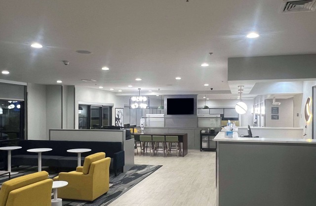 Comfort Suites Mobile-South Alabama University Area