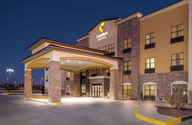 Comfort Suites
