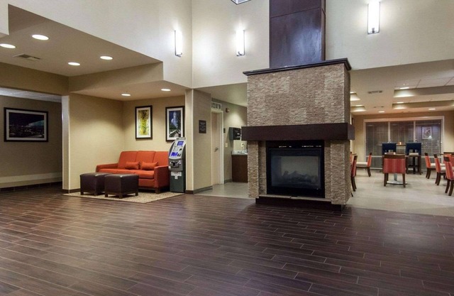 Comfort Suites Central/I-44