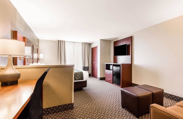 Comfort Suites Tuscaloosa near University