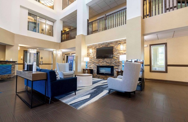 Comfort Suites