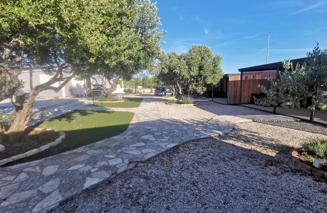 Comfort Two Bedroom Mobile Homes Pirovac - Classic Two Bedroom Mobile Home with Sea View and Terrace