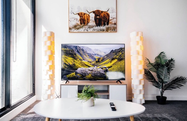 Comfort Urban Oasis in Spencer CityViews with Indoor pool & Private parking