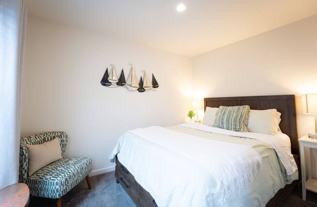 Comfortable 2-Bedroom SLO bungalow house