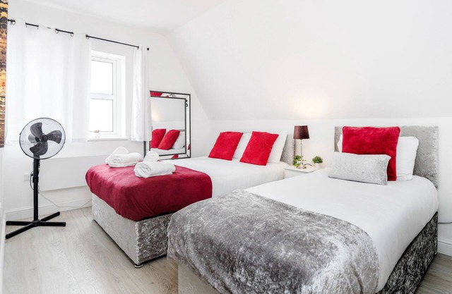 Comfortable 2BR Apartment in Bedford