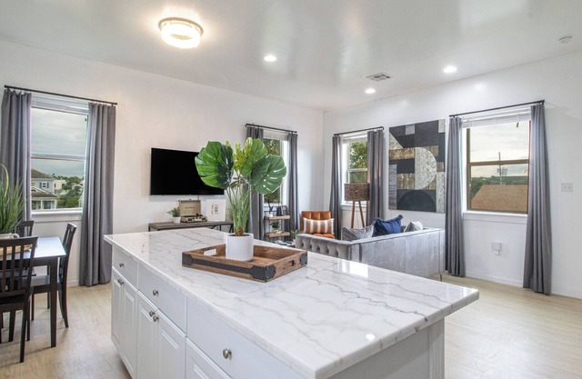 Comfortable 3-Bed Stay - Great for Groups Near NOLA