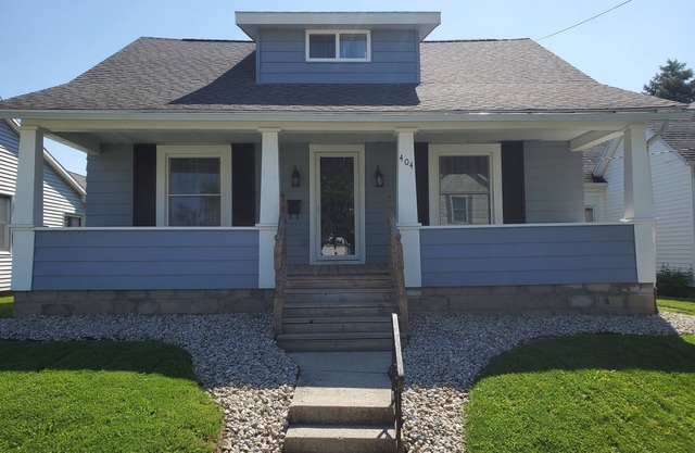 Comfortable 3 Bedroom Home, Free Parking, WIFI
