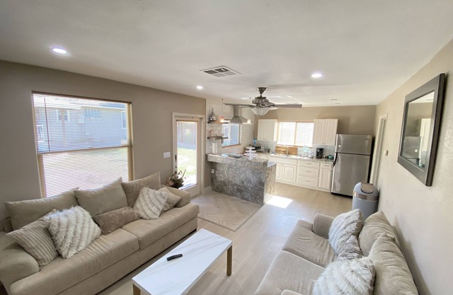 Comfortable 3 Bedroom Home in Cozy Neighborhood